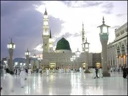 La ville de Mdine est sacre dans l'Islam. O se trouve-t-elle ?