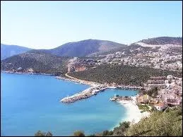 Antalya est synonyme de vacances. O est cette ville mditerranenne ?