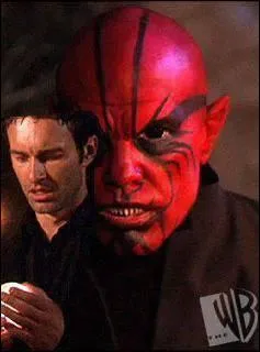 Qui a engag Balthazar pour dtruire le pourvoir des 3 ?