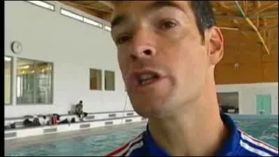 Fr�deric Belaubre a �t� champion dans cette discipline qui consiste � encha�ner plusieurs �preuves. De quel sport s'agit-il ?