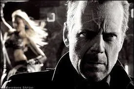 Quel acteur ne joue pas  ses cts dans le film  Sin City  ?