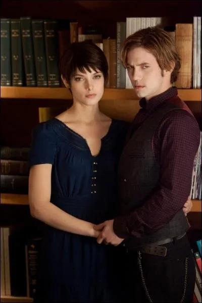 Que font Alice & Jasper aprs avoir su que les Volturis vont attaquer les Cullen ?