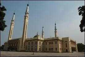 L'avant dernire escale se nomme Conakry. O est cette ville ?