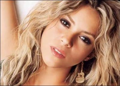 Quel titre de Shakira est longtemps rest au top en dbut d'anne ?