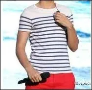 Qui porte souvent des marinires et des pantalons rouges ?