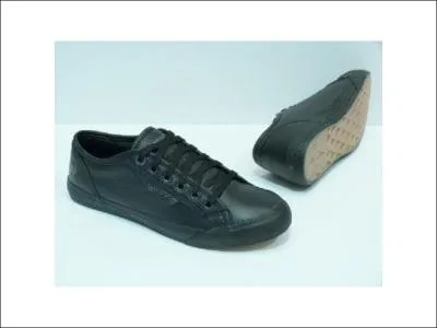 D'aprs la photo, quelle est la marque de ces chaussures ?