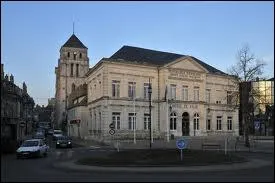 Nous allons  Cosne-Cours-sur-Loire. Ses habitants sont les ...