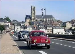 Je vais vous faire visiter la ville de Nevers, prfecture du dpartement de la Nivre. Comment appelle-t-on ses habitants ?
