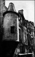 Le pre de Charles Baudelaire meurt quand il avait six ans ; il tait :