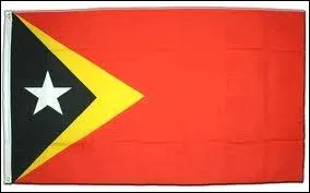 Comment se nomme la capitale rattache  ses couleurs nationales ?