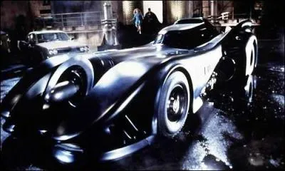  qui appartient cette voiture ?