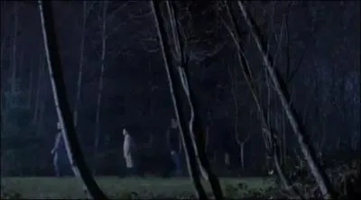 Dans le btisier de la saison 6, que font Misha (Castiel), Jensen et Jared dans un endroit dgag d'une fort, en pleine nuit ?