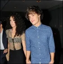 Qui est sa petit amie ?