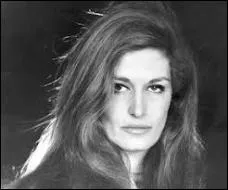 Laquelle de ces 2 expressions signifie qu'une personne souffre de strabisme ?