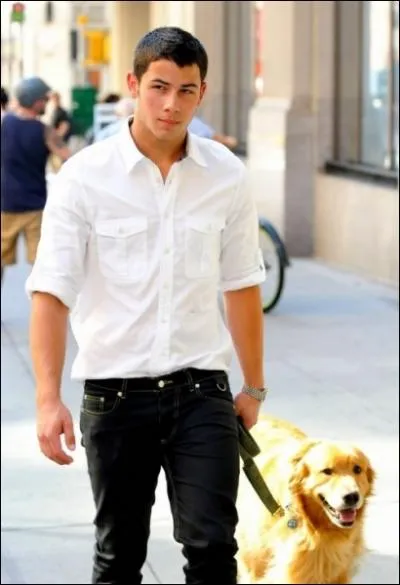 Ce qu'il regarde en premier chez une fille...