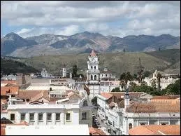 Sucre est le nom d'une ville classe au Patrimoine mondial de l'Unesco. O est-ce ?