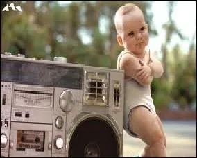 Quelle marque essaye de nous vendre de l'eau minrale en animant des bbs dans ses publicits ?