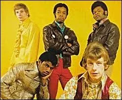 Retrouvez le titre faisant partie du rpertoire de ce groupe :