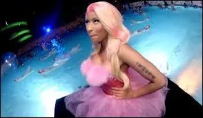 Qui est cette rappeuse qui vient de Trinit et Tobago ? Elle a souvent une perruque !