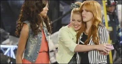 Sur la photo, qui est contente ?