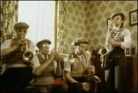 La musique New Wave est prsente  travers le tube  Our House . Quel groupe en est l'auteur ?