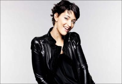 En 2008, j'interprte la chanson  Il avait les mots . En 2012, j'ai sorti l'album  Petite fe de soie . Qui suis-je ?