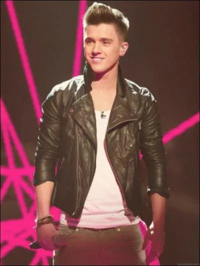 Comment s'appelle la soeur de JJ ?