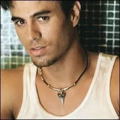 Avec qui est-il en couple ?