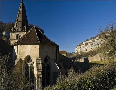 Poids-de-Fiole est une commune de l'arrondissement de Lons-le-Saunier. O se trouve-t-elle ?