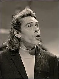   Je veux voir mes voisins. Et puis quelques Chinois. En guise de cousins.  