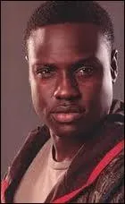 Quel garon appartient au mme district que cette petite fille ?