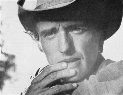 Je suis sur ma moto et je traverse les Etats-Unis avec mon pote Peter :