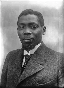 N en 1872 au Sngal, il fut le premier africain de l'empire colonial franais  siger au Palais Bourbon o il fut surnomm la voix de l'Afrique.