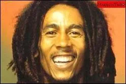 Qui interprte le morceau lgendaire  No Woman No Cry  ?