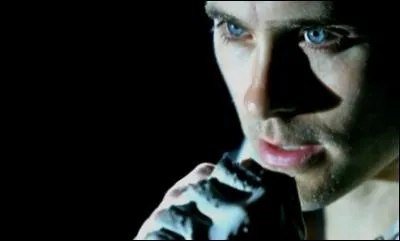 Dans quel clip voit-on toutes les villes de la tourne du groupe ?