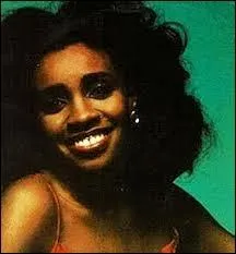 A quelle chanteuse associe-t-on le clbre morceau intitul  Ring My Bell  ?