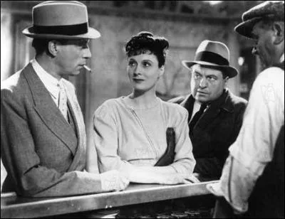 Vous tes un trs grand film franais, mme si certains prtendent que vous avez une gueule d'atmosphre !