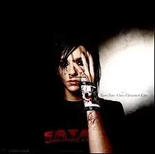 De quel album est tire la chanson :  Pain of love  ?