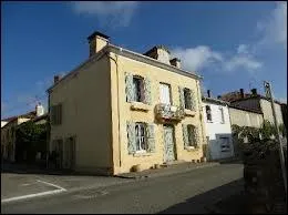 Les habitants de la commune de Bats sont les ...