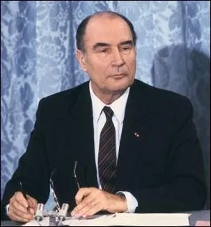 A l'occasion de quel voyage  l'tranger, Franois Mitterrand en 1981 a prononc cette phrase   Laissons donc le temps au temps   lors d'ume entrevue avec les journalistes ?