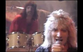 Qui est l'interprte de  Da ya think j'm sexy  ?