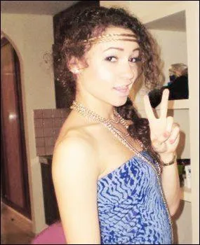 Comment s'appelle la petite amie de Liam ?