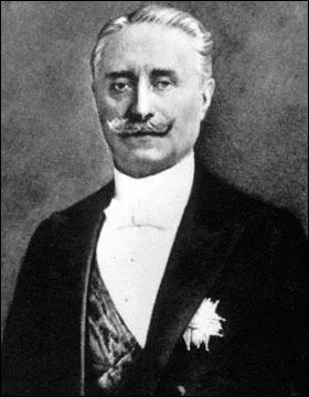 Il dmissionne au bout de sept mois,