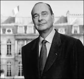 Durant son premier mandat, lequinquennatest approuv parrfrendum