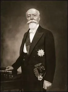 Assassin par un dsquilibr du nom de Paul Gorgulov