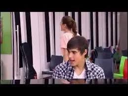 Quelle est la chanson s'adressant  Violetta qu'crit Lon ?