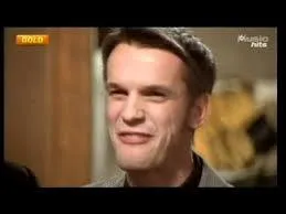 1986 fut marque par la radaptation d'un morceau ancien :  Concrete And Clay . Quel groupe en est l'auteur ?