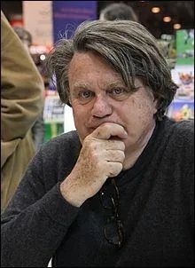 Gilbert Collard, le député FN du Gard répondit qu'il irait " s'expliquer devant le tribunal avec infiniment de respect", ajoutant : "aucune association ne me rendra manchot". Qu'avait-il fait ?