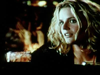 Acteur amricain, neveu du ralisateur de Rusty James, film dans lequel il dbute. Il semble faire 'volte face' dans 'la cit des anges' :