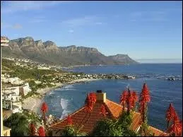 Qui a fond la ville du Cap en 1652 ?